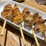 川北商店 焼鳥 - 焼鳥ぼんじりと皮　塩