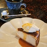 ひら埜 - キャラメルバスク（680円）＋コーヒー