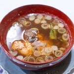 うを徳 - 2025.5 鯛アラ赤出汁（卵、肝、胃袋、皮）