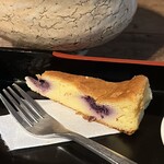 カフェグラ - ブルーベリーチーズケーキは家庭的な優しい美味しさ♪
