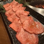 炭燒肉 石田屋。 本店 - 