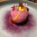 arkua - 発酵ミニトマト 初ガツオとマグロが間に入って 赤しそのメレンゲ