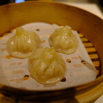 台湾小籠包 - 死と隣り合わせというほどの熱さではないことが、逆に私にとってはちょうど良い