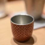 鮨 しばかつ - "酒盅（ちよく、さかづき）"