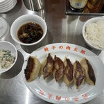 餃子の肉太郎 - 