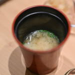 鮨 しばかつ - "未醤湯（みそしる）"、甘湯（にだしゞる）は紅金眼鯛（きんめ）の骨邊肉（あら）