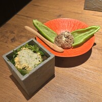 和牛とタン 焼肉 とみ 新橋本店 - 和牛肉ピーマンととみちゃんサラダ