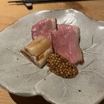 吉祥じ 和こん - 鉄板　鴨ロース焼き　薬味のマスタードは味と食感ダブルで効果的