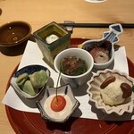 吉祥じ 和こん - 名物　酒肴盛り合わせ　おかひじきの出汁は絶品でした　右上はタコの柔らか煮