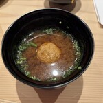 鮨元 - 赤出汁味噌汁(鮪つみれ)