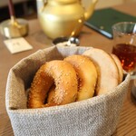 IRTHレストラン - アラフマル・ブレッド 　　シュリーク・パン