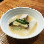 フィリピンレストラン イポイポ - シニガンナバブイ（1300円）豚肉と野菜の酸っぱいスープ