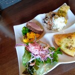 めがねNONNO - ランチの前菜四種盛り。どれも絶品でした。