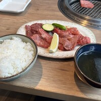 焼肉 The INNOCENT CARVERY 新丸ビル店 - 【ランチ】和牛の切落としとタン塩(1,580円)