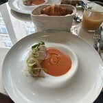 Brasserie Laiton - 鯛のマリネ完熟トマトのガスパチョ仕立て