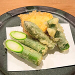 お料理 まえしろ - アスパラと安納芋の天ぷら