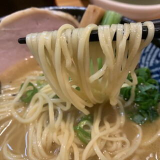 らめん / Nishi2点 口コミ一覧 : 極麺 青二犀 （ゴクメン アオニサイ） - 相川