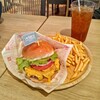 テディーズ ビガー バーガー 横浜みなとみらいワールドポーターズ店