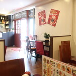 中華料理栄華 - 店舗内観