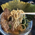 RAMEN HITONI YASASHIKU - 【海苔ラーメン＝ストレート太麺】
