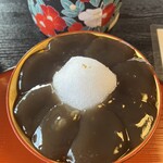 ぎおん徳屋 - 氷の周りに本わらびもち