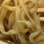 青竹手打ちらーめん 夢現 - 舌触りなめらかな　おいしい麺