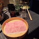 瀬里奈 - 宮崎県産の特選牛サーロインのしゃぶしゃぶ肉と、お野菜ならびにコーラです。