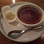 瀬里奈 - クレームブリュレのバニラアイスクリーム添えです。