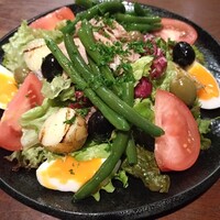 ニース風サラダ（ツナ・アンチョビ・トマト・ポテト）