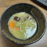 寿司とお料理 しゅり - 野菜たっぷりお味噌汁