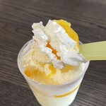 第一製菓直売店 - パイナップルパフェ アップ