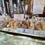第一製菓直売店 - 店内2