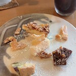 Bistro Cafe Tetsuya＋Mia madre - 『デザート・ドリンク+¥400』 少しずつ違う甘みを楽しませてもらえるデザート。食後の余韻を会話とともに楽しめる時間になりました。＾＾
