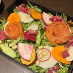 花殿 梅田茶屋町 - 近江野菜の彩り重箱サラダ