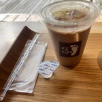 あし湯カフェ エスポ - アイスロイヤルミルクティー660円
