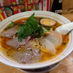 一品居 蘭州牛肉麺 - 蘭州牛肉三角麺