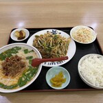 中華料理 宝山 - 