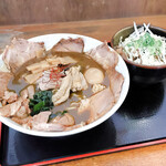 ごぞうらぁめん - 讃岐ブラック肉増しチャーシュー丼セット