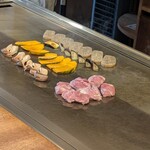 SAI．teppan - 焼き野菜、他のお客様の鶏肉