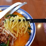 中華料理　萬福 - 辛さは無くスープも微妙な感じでした