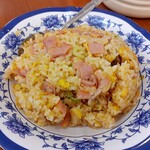 中華料理　萬福 - 炒飯　ねっとりでハムがいっぱい入ってた。こちらもうーーんって感じ