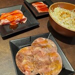 熟成焼肉いちばん - カルビ、タン