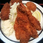 西麻布 三河屋 - 三河屋(海老フライ定食+メンチ)