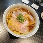 豚一頭清湯麺 - 