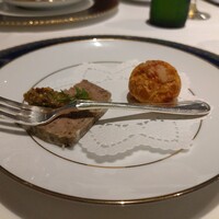 レストラン ペルージュ - パテドカンパーニュ　チーズを練り込んだシュー