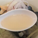 La La Gottsuo - ムール貝の出汁のきいた塩スープ