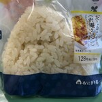 LAWSON - 会社でのお昼用に買った「だしおにぎり・沢庵おかか」