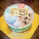 サーティワンアイスクリーム　 - 料理写真:アイスクリームケーキパレット4 パチパチっとお口の中で弾けるヤツがあって面白かった。子供の頃そんなお菓子があったなパチパチ君やったかな。その日に食べきれなくても冷凍庫で保存出来るのもイイ。