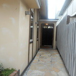 シェムラブルリス - 入口に続くアプローチ