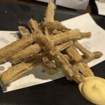 魚酔 - 煮出しごぼうの唐揚げ